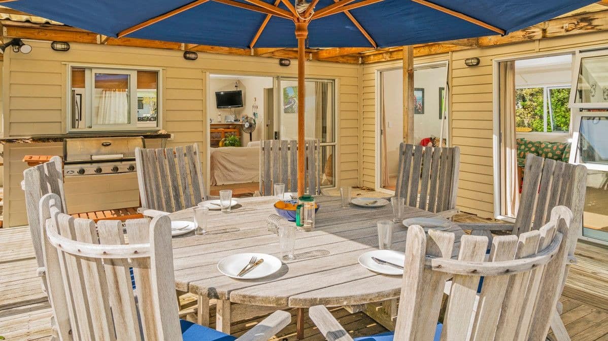 Enjoy a seaside retreat with Cooks Beach accommodation