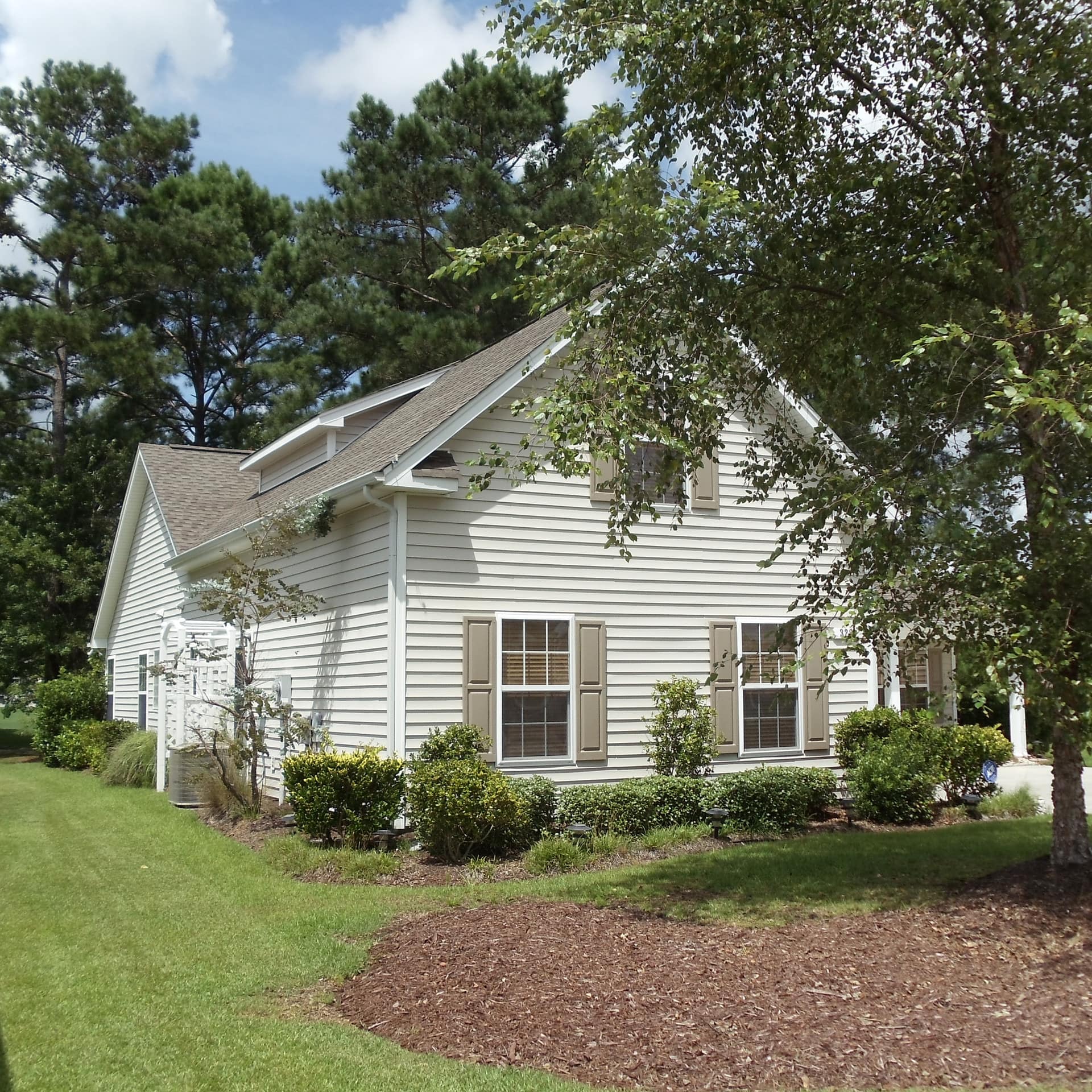 A cute cottage a little further inland from the shores of Myrtle Beach