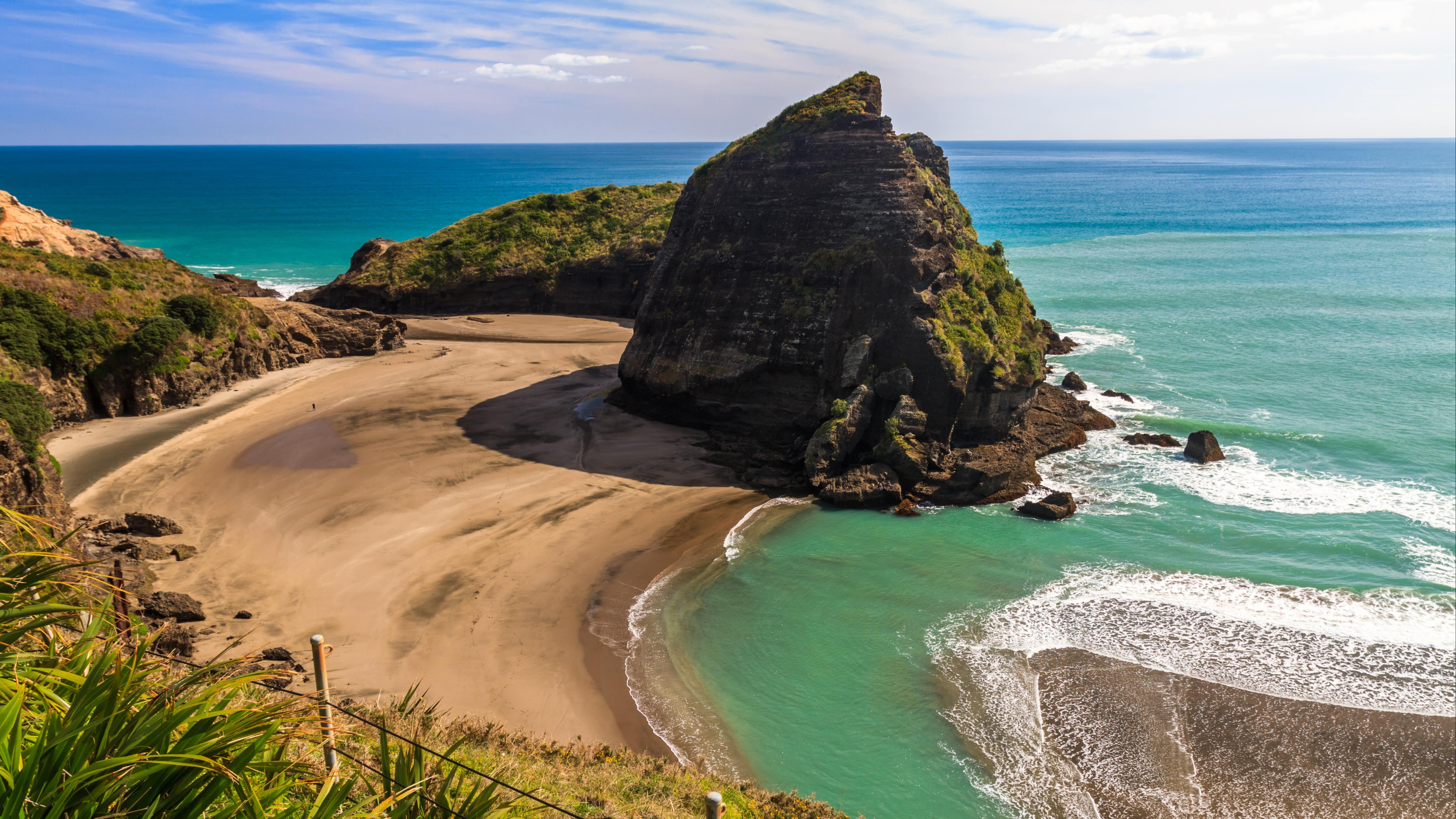 Explore the best beaches in New Zealand’s North Island