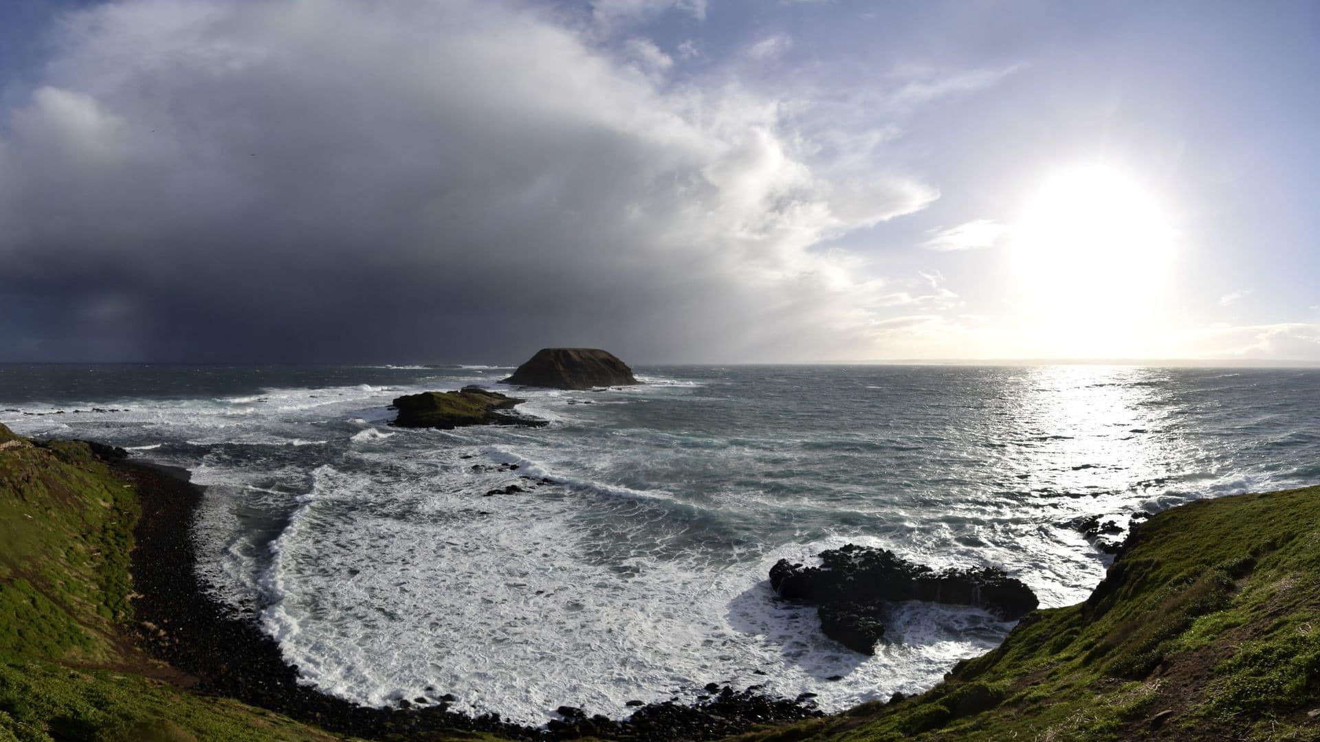 Relax in a Phillip Island accommodation by the sea